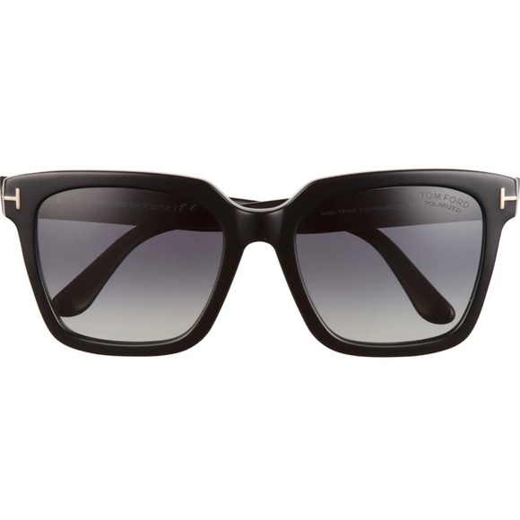 TOM Ford Polarized Amarra
55mm Square Black with Gray lens Sunglasses
TOM FORD - Picture 4 of 5